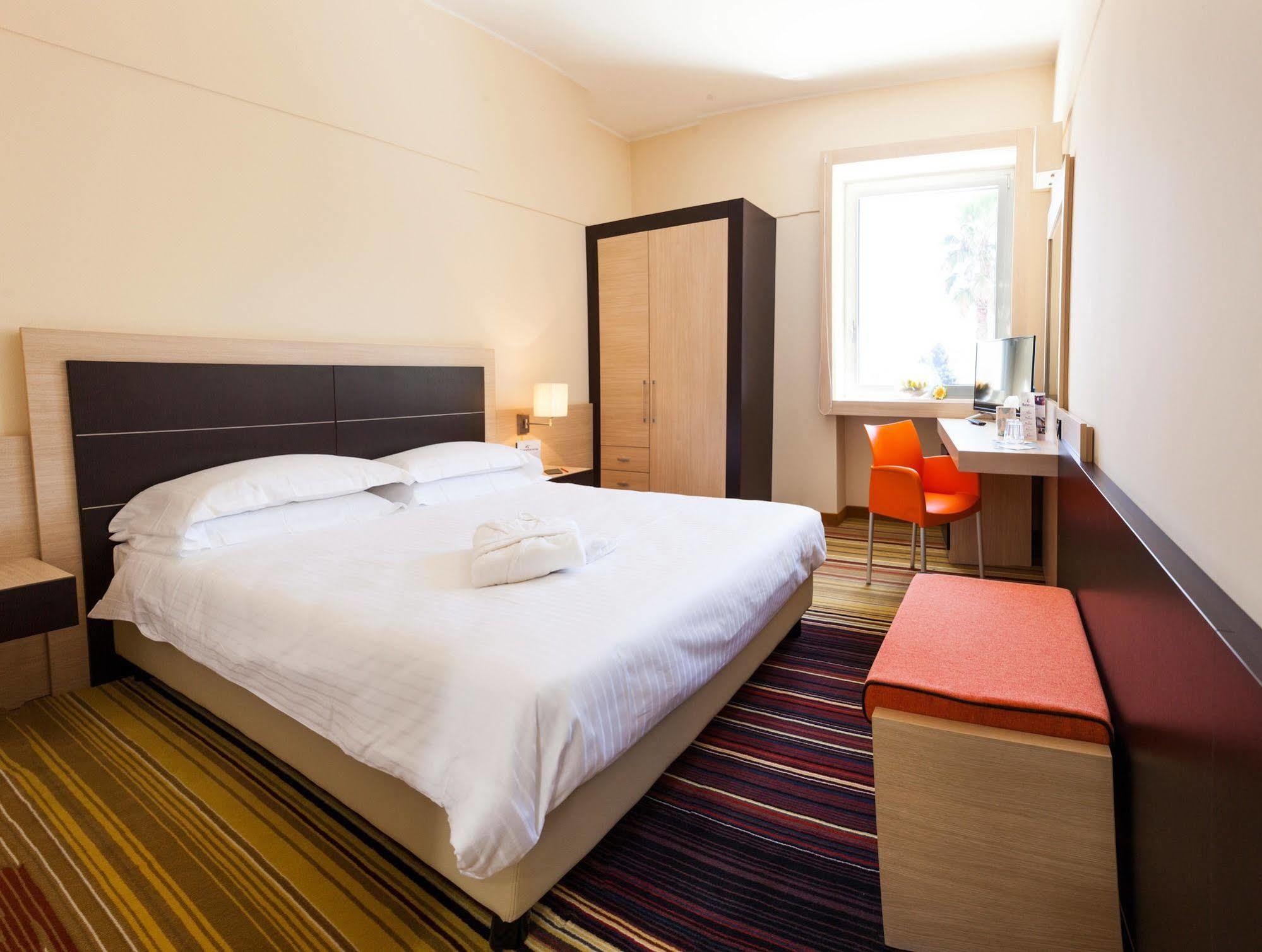 Bv President Hotel Rende Esterno foto