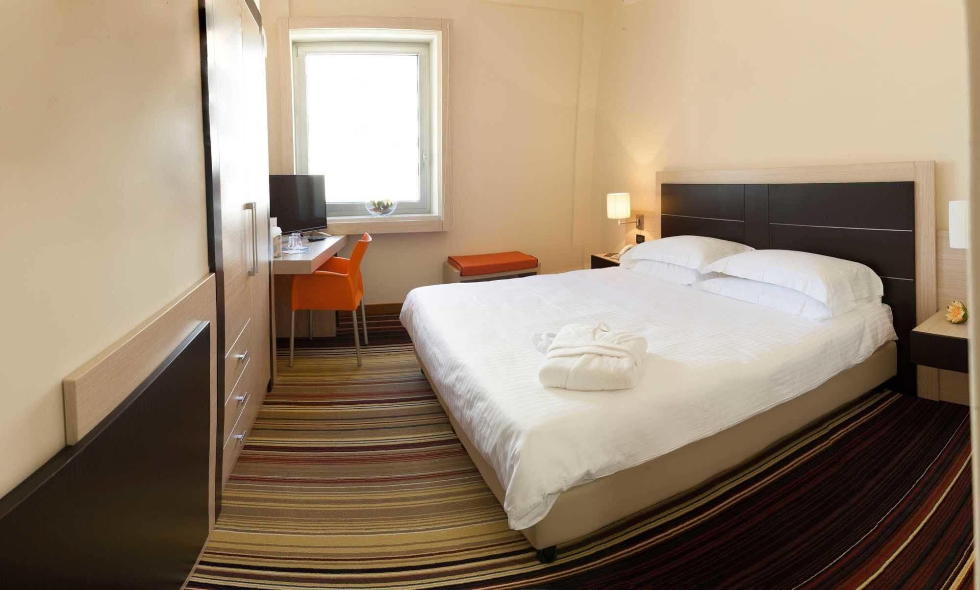 Bv President Hotel Rende Esterno foto