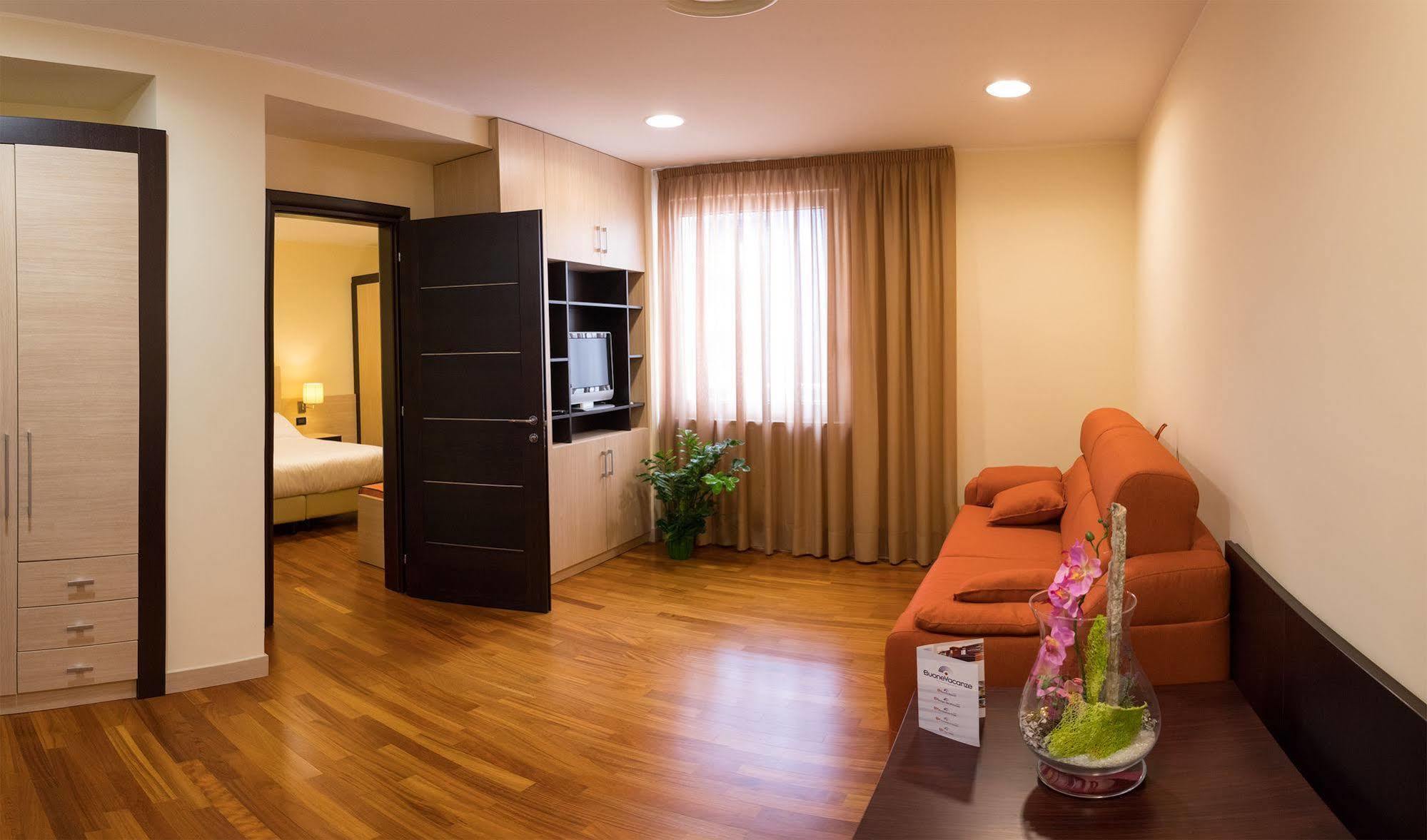 Bv President Hotel Rende Esterno foto