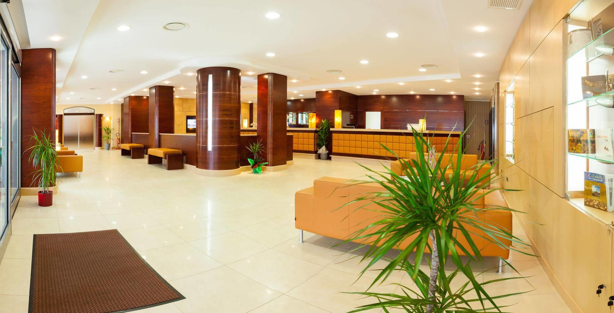 Bv President Hotel Rende Esterno foto